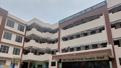 Holy International Senior Secondary School, Om Vihar campus