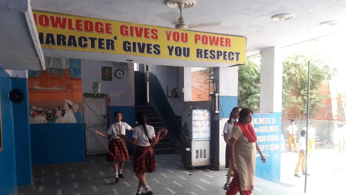 Broadways Public School, Mahavir Enclave campus