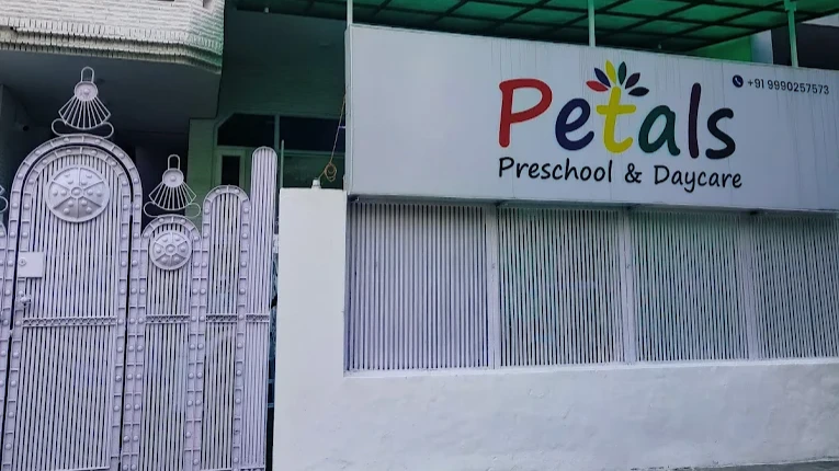 Petals Preschool & Daycare, Vikaspuri campus