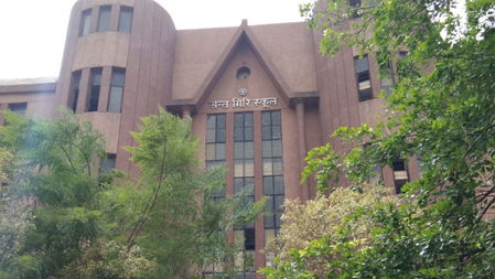 Saint Giri Senior Secondary School, Rohini