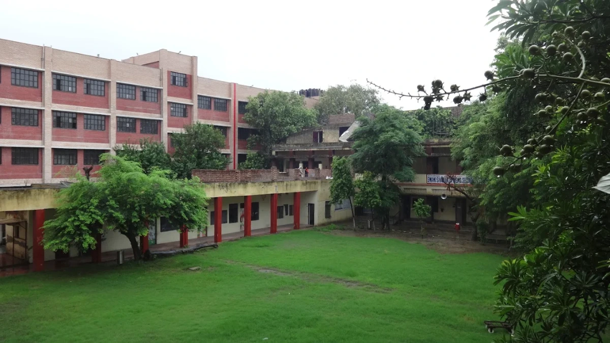 Swami Sivananda Memorial School, Punjabi Bagh campus